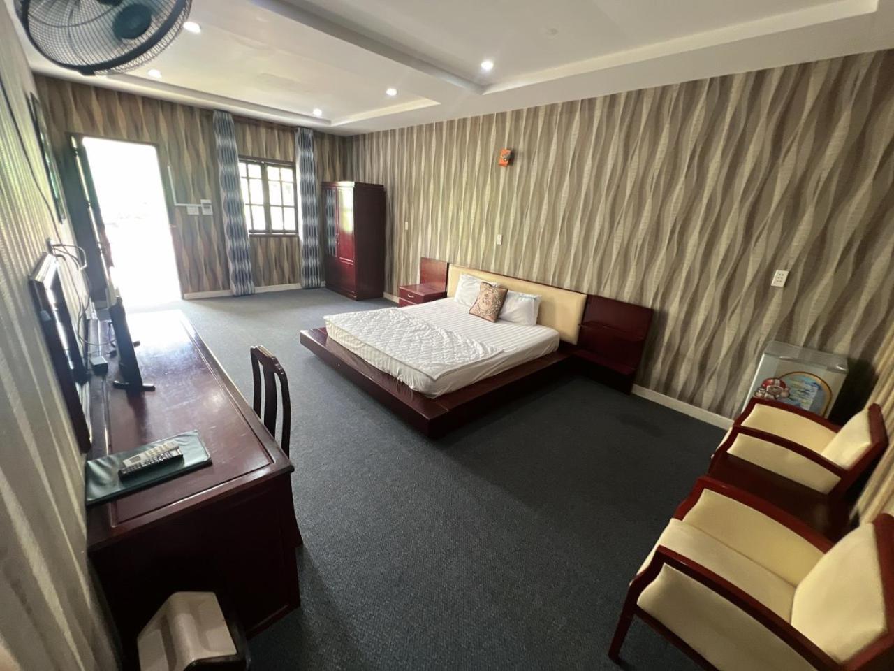Phi Long 2 Hotel Thu Dau Mot Buitenkant foto