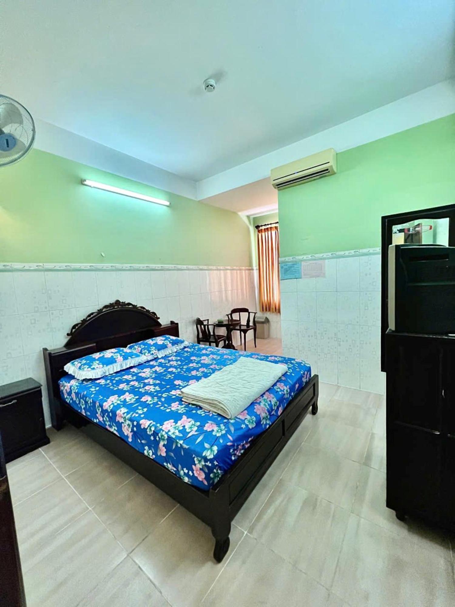 Phi Long 2 Hotel Thu Dau Mot Buitenkant foto