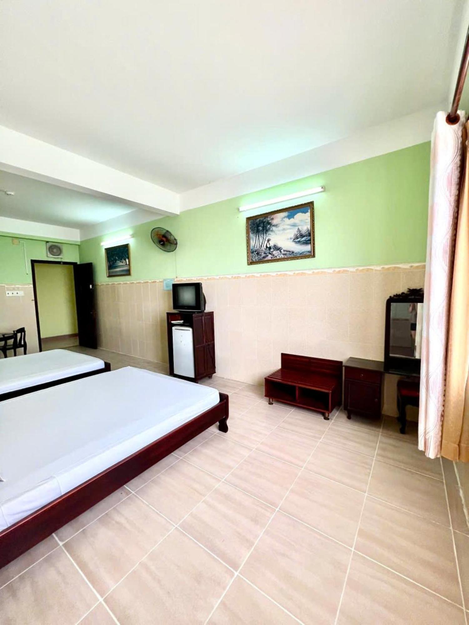Phi Long 2 Hotel Thu Dau Mot Buitenkant foto