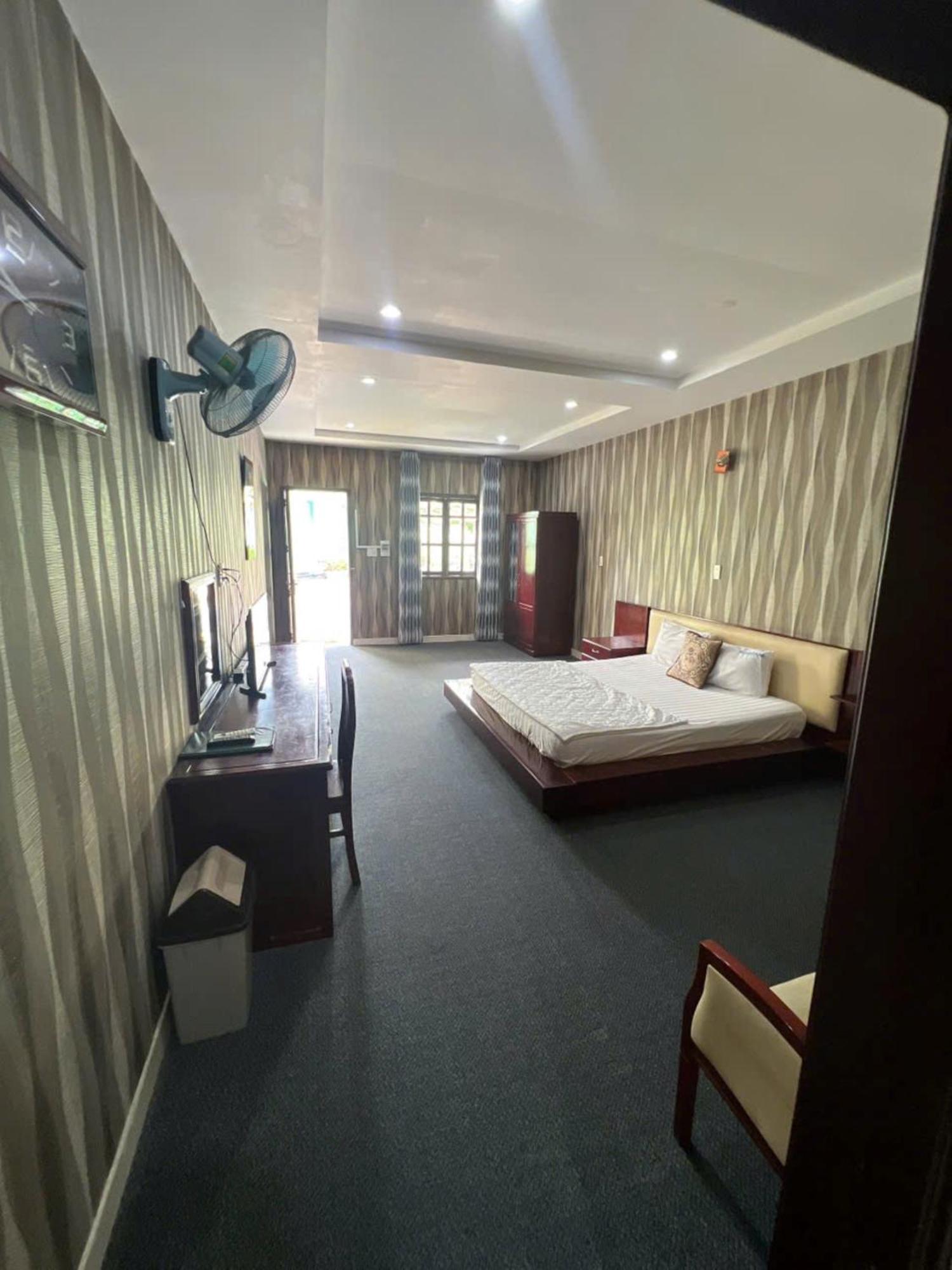 Phi Long 2 Hotel Thu Dau Mot Buitenkant foto
