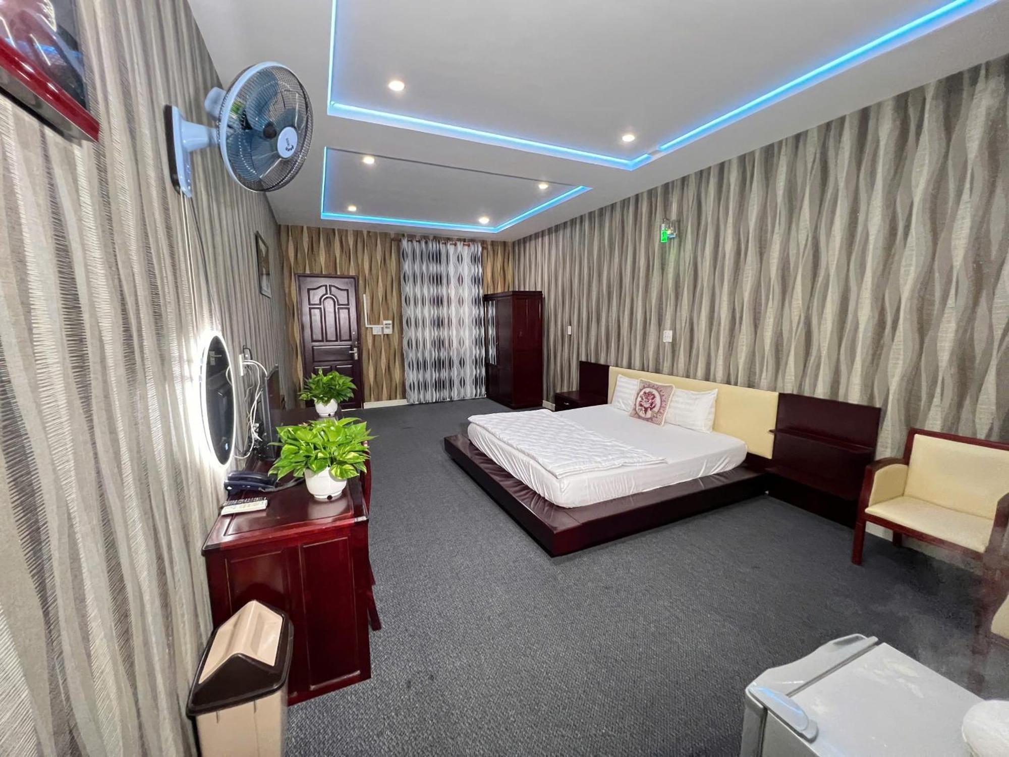 Phi Long 2 Hotel Thu Dau Mot Buitenkant foto