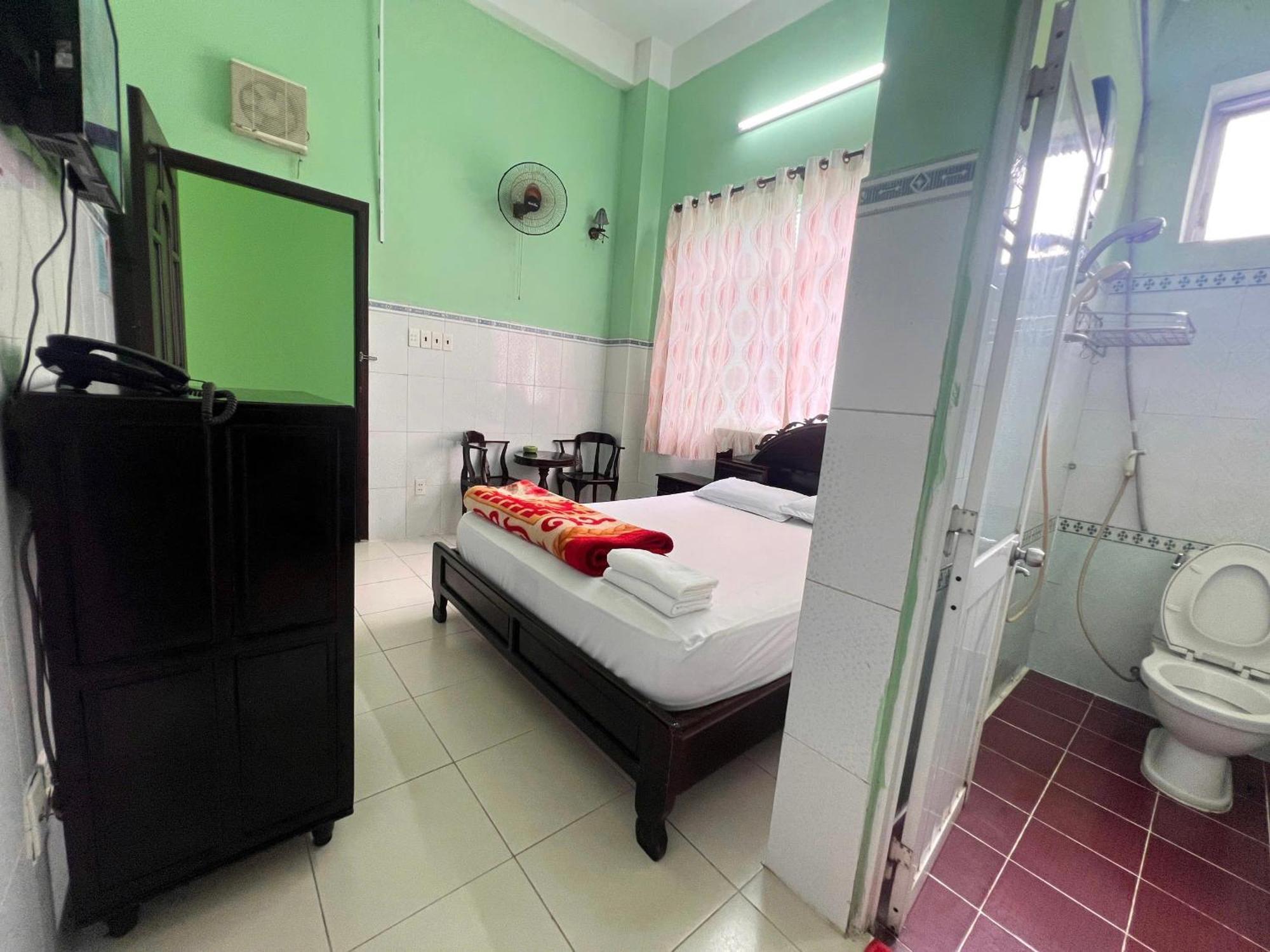 Phi Long 2 Hotel Thu Dau Mot Buitenkant foto